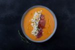 Salmorejo con jamón y huevo